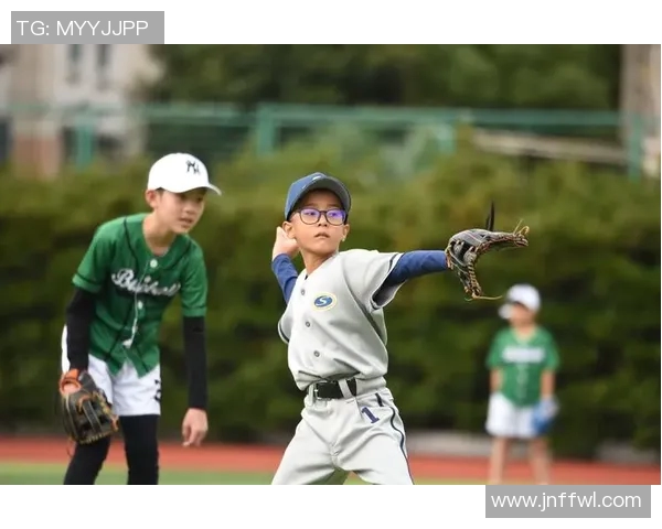 棒球运动的历史发展与全球化趋势探析：从美国到世界的扩展之路